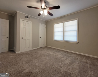 268 Elks Street - Photo Thumbnail 5