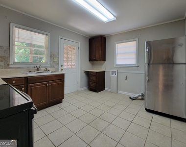 268 Elks Street - Photo Thumbnail 4