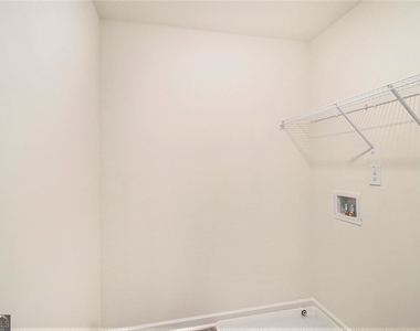 568 Whitman Lane - Photo Thumbnail 61