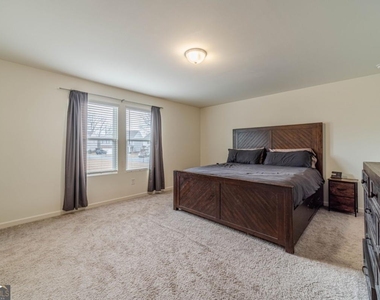 222 Knightsbridge Lane - Photo Thumbnail 20