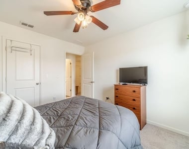 222 Knightsbridge Lane - Photo Thumbnail 31