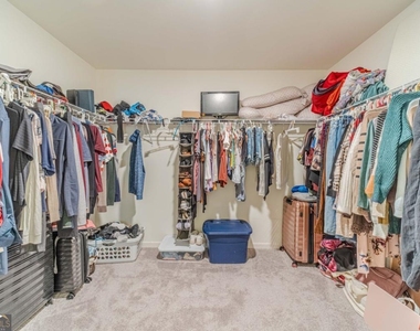 222 Knightsbridge Lane - Photo Thumbnail 26