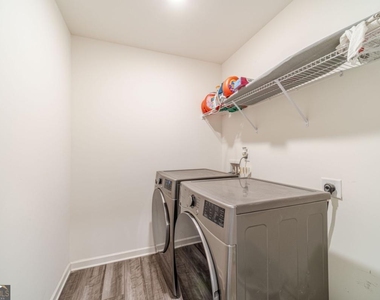 222 Knightsbridge Lane - Photo Thumbnail 18