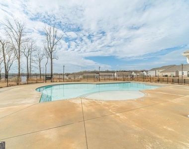 222 Knightsbridge Lane - Photo Thumbnail 44