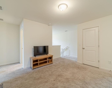 222 Knightsbridge Lane - Photo Thumbnail 27
