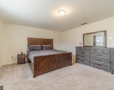 222 Knightsbridge Lane - Photo Thumbnail 21