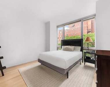 110 Third Avenue - Photo Thumbnail 4
