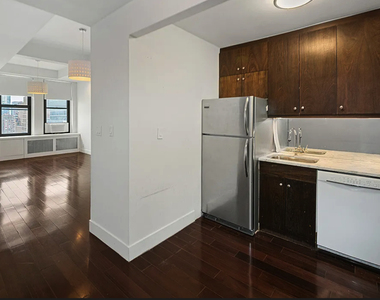 315 7th Avenue - Photo Thumbnail 2