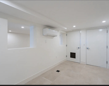 982 east 106th street - Photo Thumbnail 9