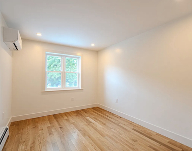 982 east 106th street - Photo Thumbnail 12