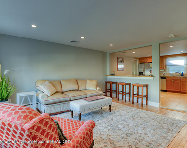 105 St Louis Avenue - Photo Thumbnail 5