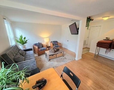 1014 Fifth Avenue - Photo Thumbnail 1