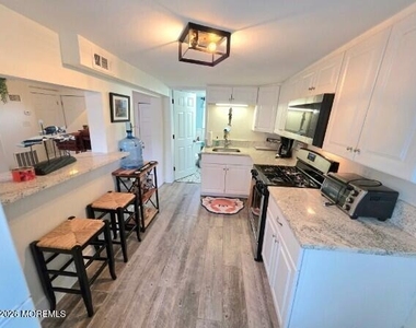 1014 Fifth Avenue - Photo Thumbnail 4
