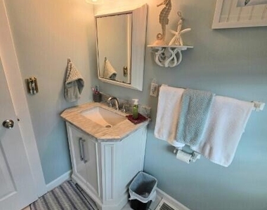 1014 Fifth Avenue - Photo Thumbnail 9