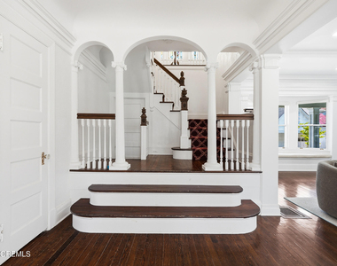 211 Cedar Avenue - Photo Thumbnail 7
