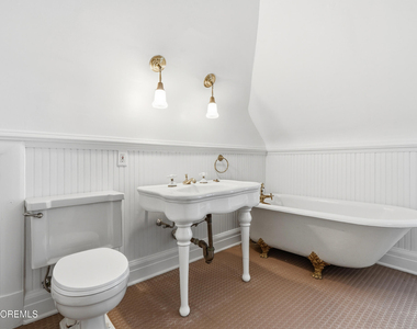 211 Cedar Avenue - Photo Thumbnail 37