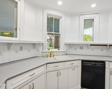 211 Cedar Avenue - Photo Thumbnail 13