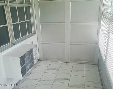 219 Buckingham Court - Photo Thumbnail 1