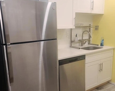 219 Buckingham Court - Photo Thumbnail 7