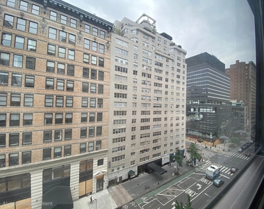 5 Avenue - Photo Thumbnail 8