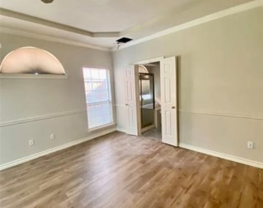 8004 Case Drive - Photo Thumbnail 8