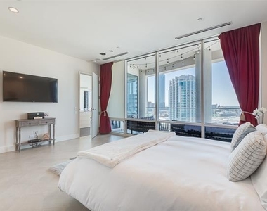 2408 Victory Park Lane - Photo Thumbnail 14