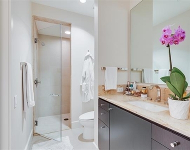 2408 Victory Park Lane - Photo Thumbnail 12