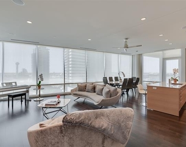 2408 Victory Park Lane - Photo Thumbnail 3