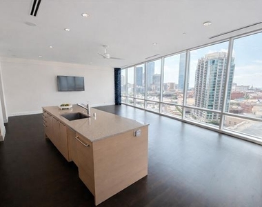 2408 Victory Park Lane - Photo Thumbnail 9