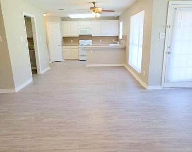516 Bluebird Lane - Photo Thumbnail 9
