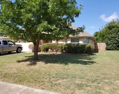 516 Bluebird Lane - Photo Thumbnail 1