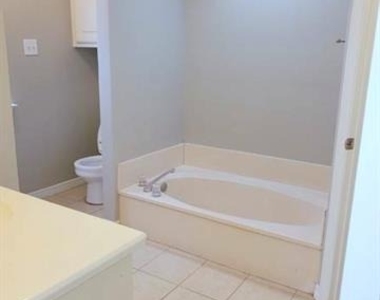 516 Bluebird Lane - Photo Thumbnail 7