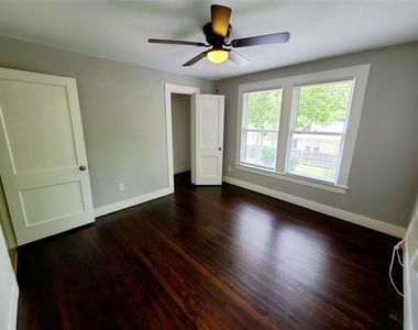 5734 Worth Street - Photo Thumbnail 17