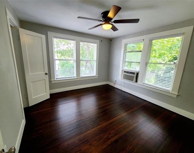 5734 Worth Street - Photo Thumbnail 15