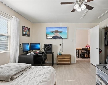 2106 Avalon Lane - Photo Thumbnail 30