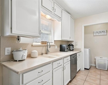 2106 Avalon Lane - Photo Thumbnail 11