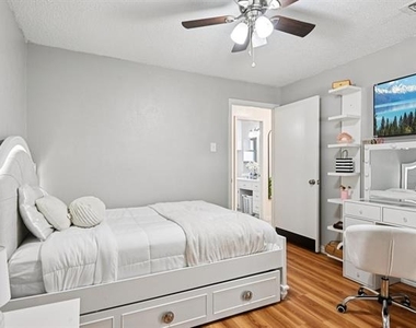 2106 Avalon Lane - Photo Thumbnail 20