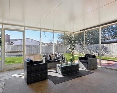 2106 Avalon Lane - Photo Thumbnail 34