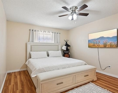 2106 Avalon Lane - Photo Thumbnail 23