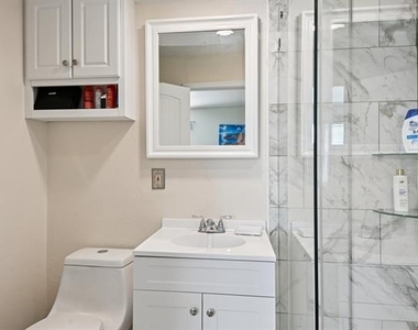 2106 Avalon Lane - Photo Thumbnail 32