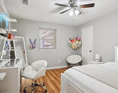 2106 Avalon Lane - Photo Thumbnail 19