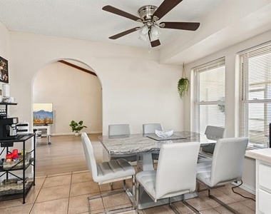 2106 Avalon Lane - Photo Thumbnail 7