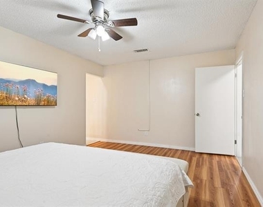 2106 Avalon Lane - Photo Thumbnail 24
