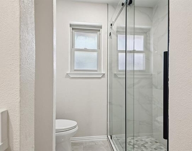 2106 Avalon Lane - Photo Thumbnail 27