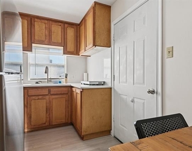 2106 Avalon Lane - Photo Thumbnail 13
