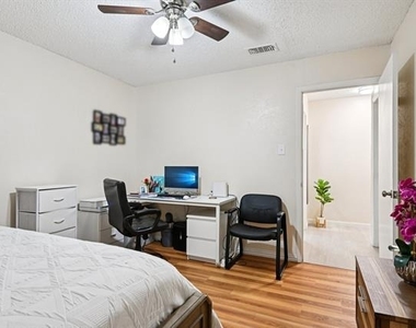 2106 Avalon Lane - Photo Thumbnail 22