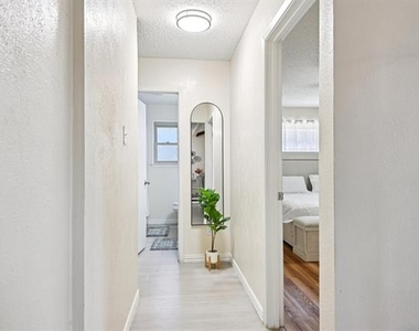 2106 Avalon Lane - Photo Thumbnail 18