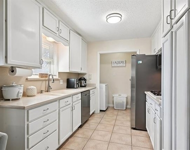2106 Avalon Lane - Photo Thumbnail 10
