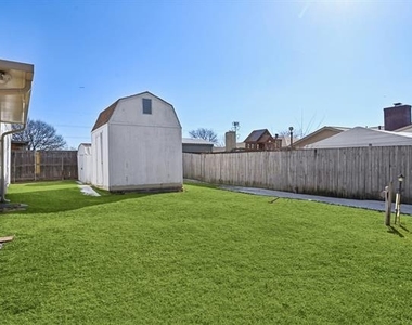 2106 Avalon Lane - Photo Thumbnail 37