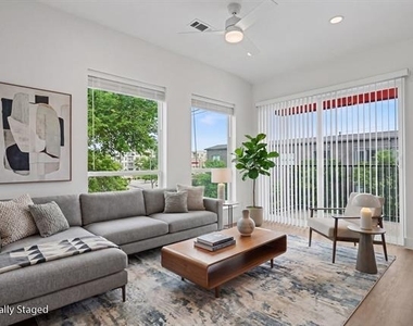 2217 N Fitzhugh Avenue - Photo Thumbnail 6